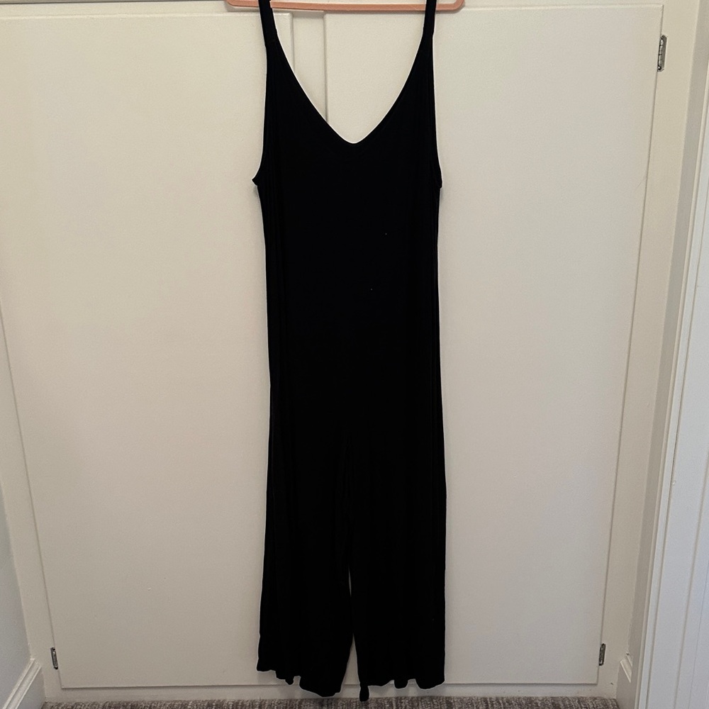 LIKE NEW Athleta Black Sleeveless Tank Cotton Jumpsuit - Picture 4 of 4